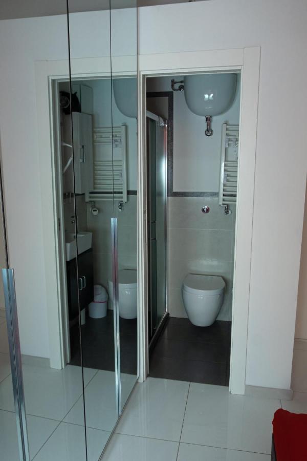 Roma Castel Nepi Home Near Colosseo Екстериор снимка